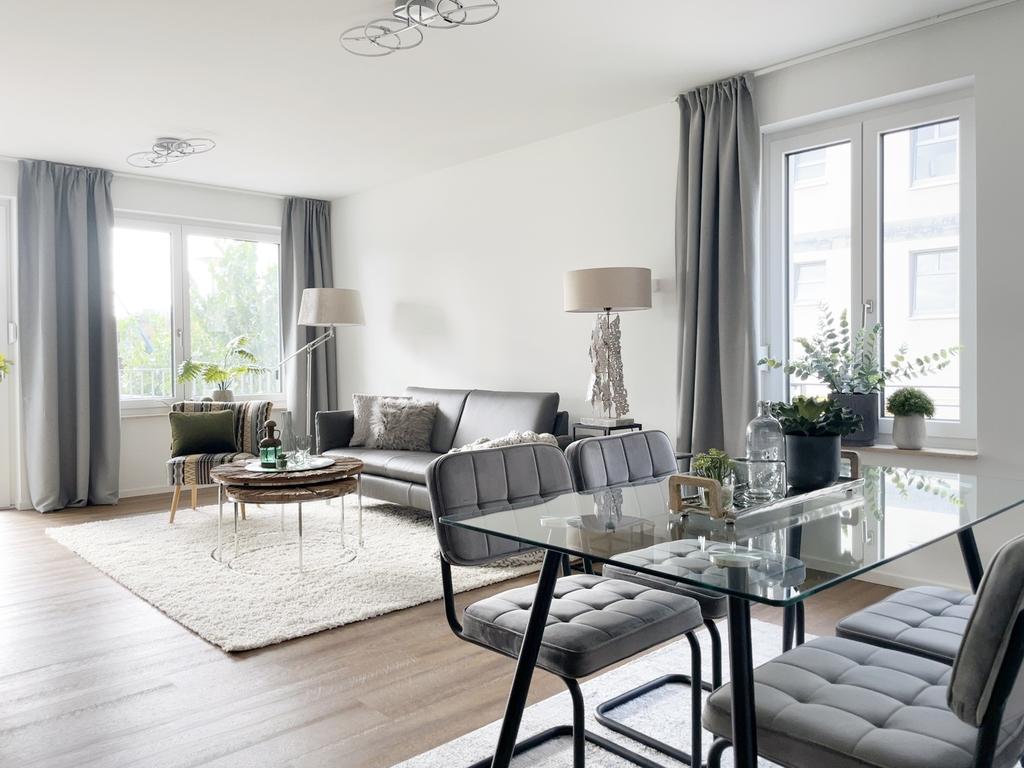 Wohnzimmer mit moderner Einrichtung - Beispiel für home staging kosten