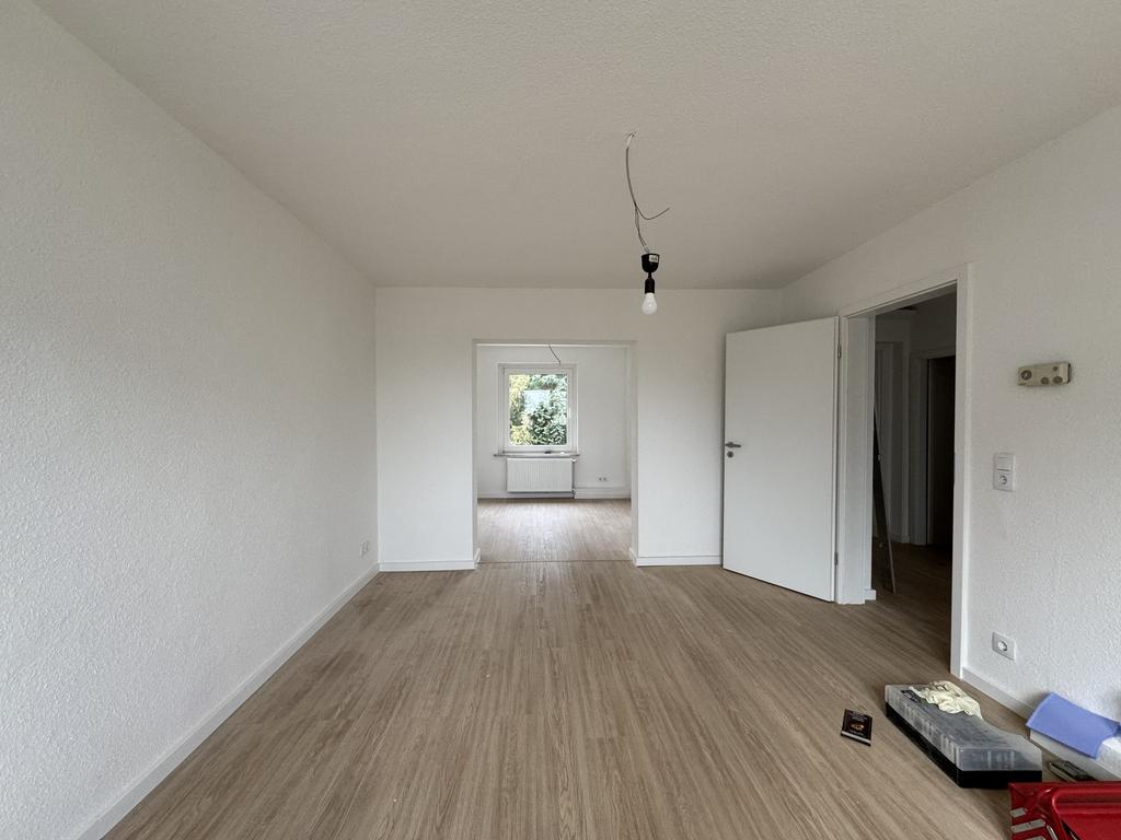 Raum vor dem Home Staging durch Inga Schwiedel – unmöbliert und leer