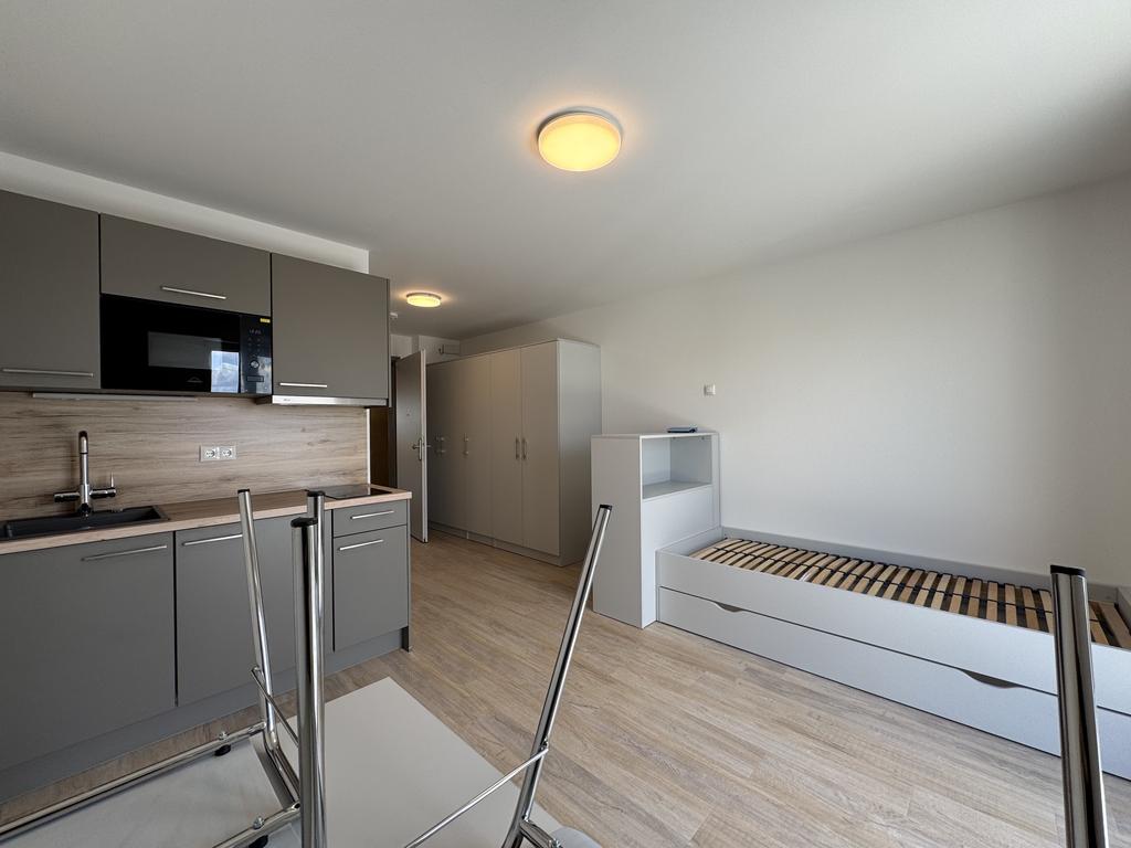 Raum vor dem Home Staging durch Inga Schwiedel – unmöbliert und leer